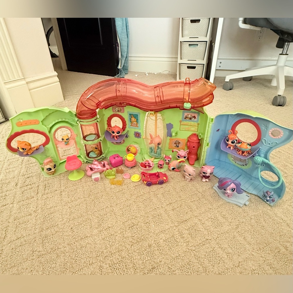 LPS Littlest Pet Shop Loving Playhouse Set
